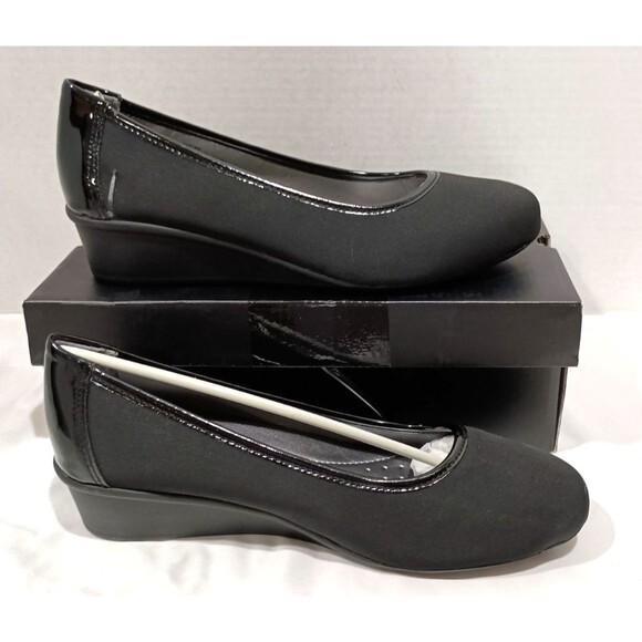 LONDON FOG Chester Neoprene Dress Wedge Size 8 Medium -  New w/ Defect - Picture 4 of 10